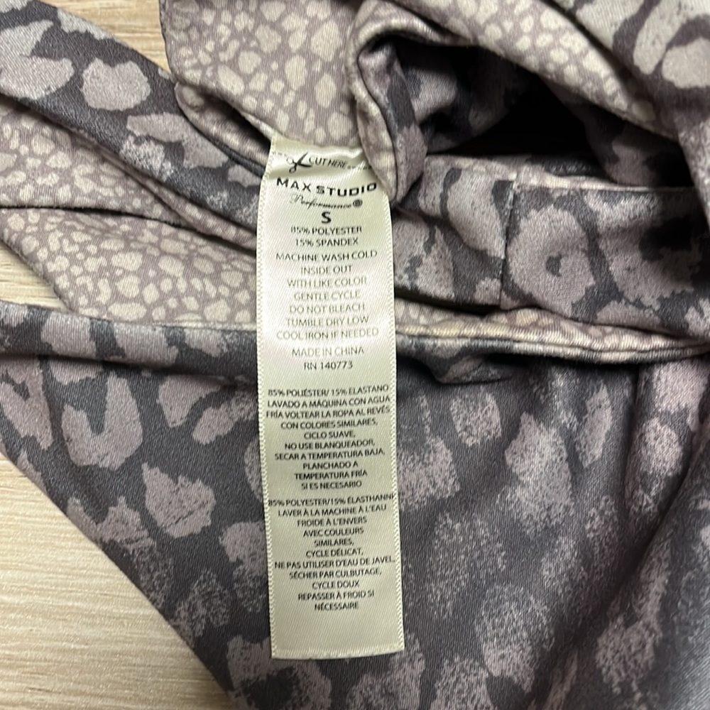 Max Studio Performance Bra. Preloved. Size Small - image 4